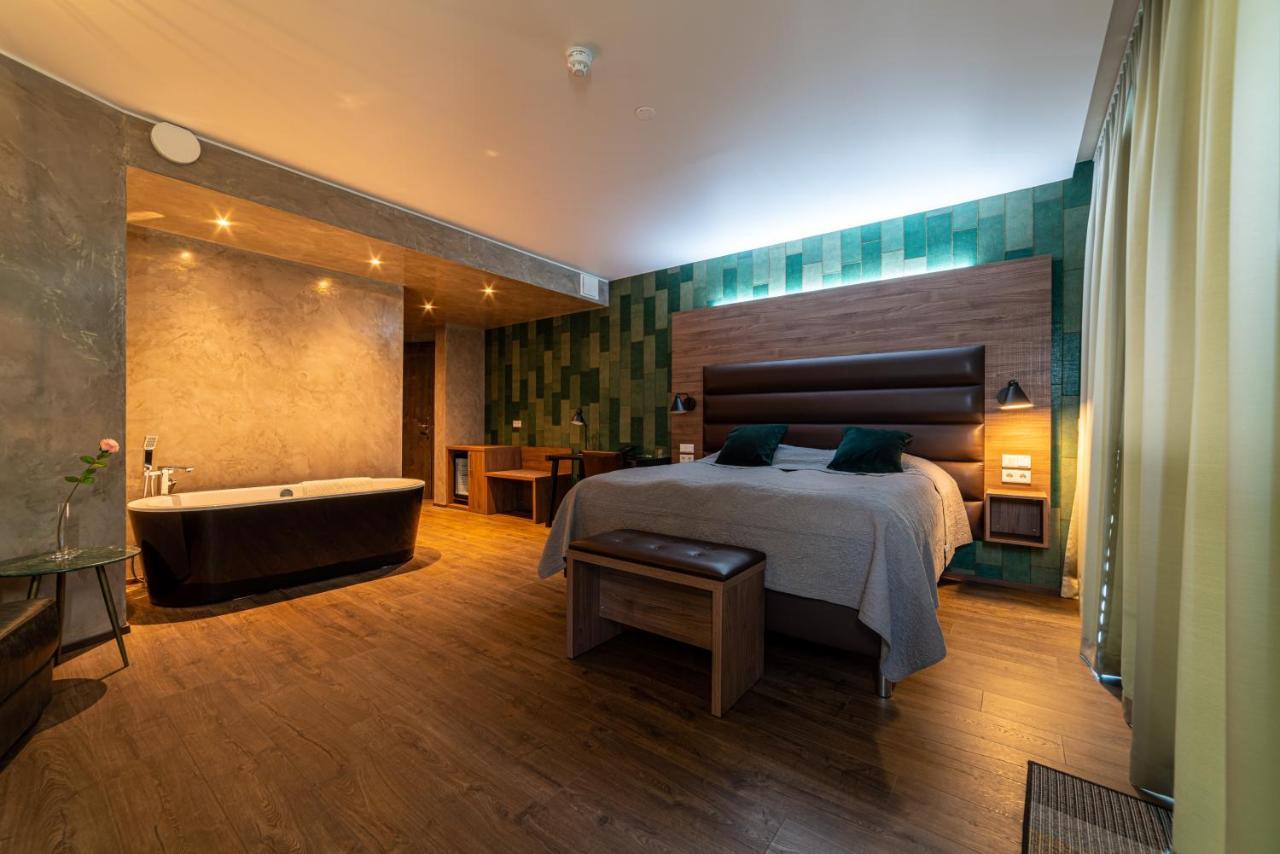 Superior King Suite,1224242896:JPEG