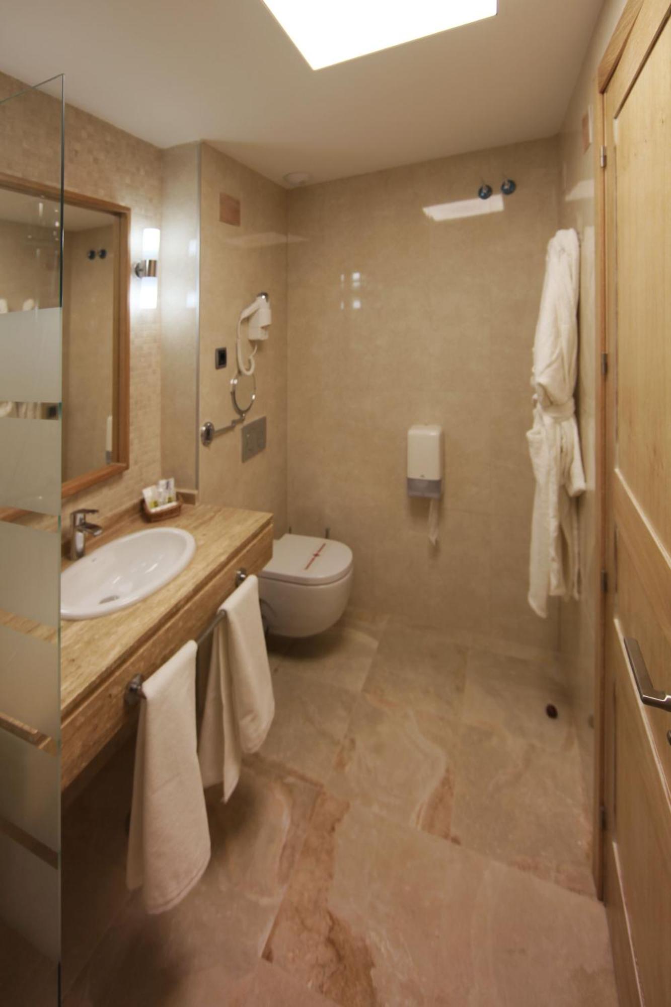 Double or Twin Room,1020384781:JPEG