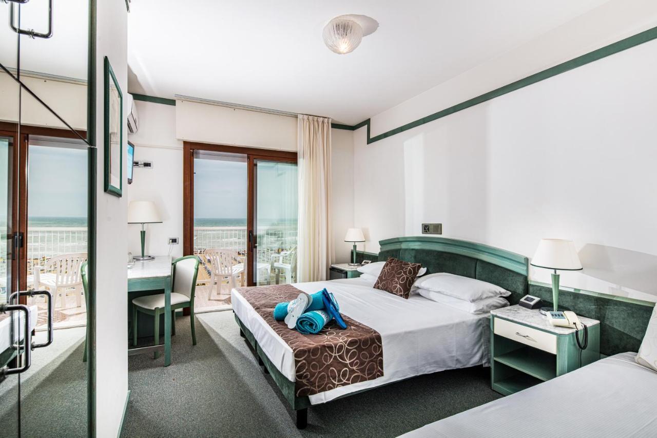 Standaard Driepersoonskamer met Uitzicht op Zee
