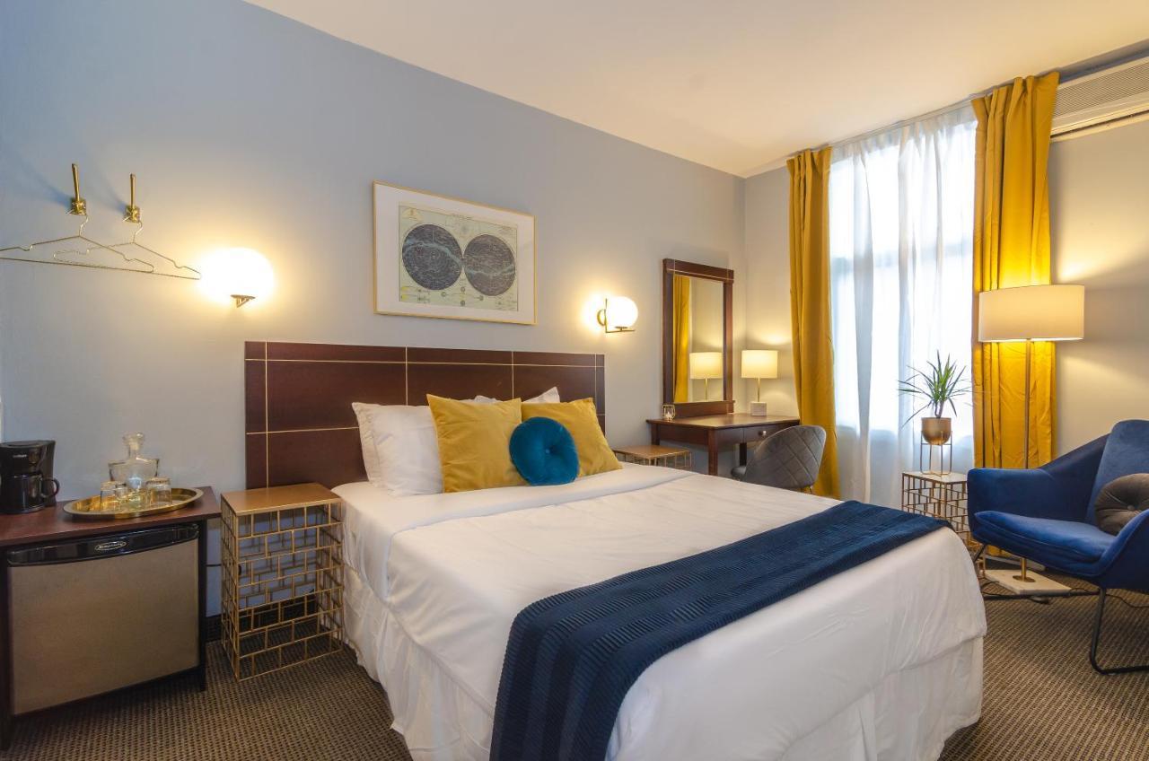 Quarto com Cama Queen-Size e Varanda