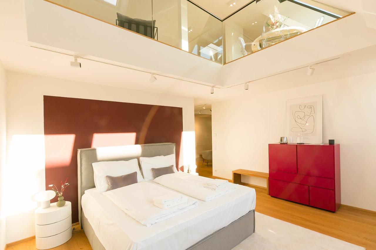Penthouse Apartment,1057232914:JPEG