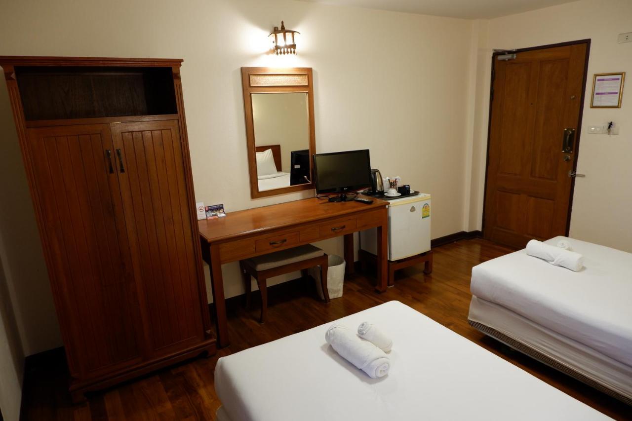 Standard Twin Room with Balcony