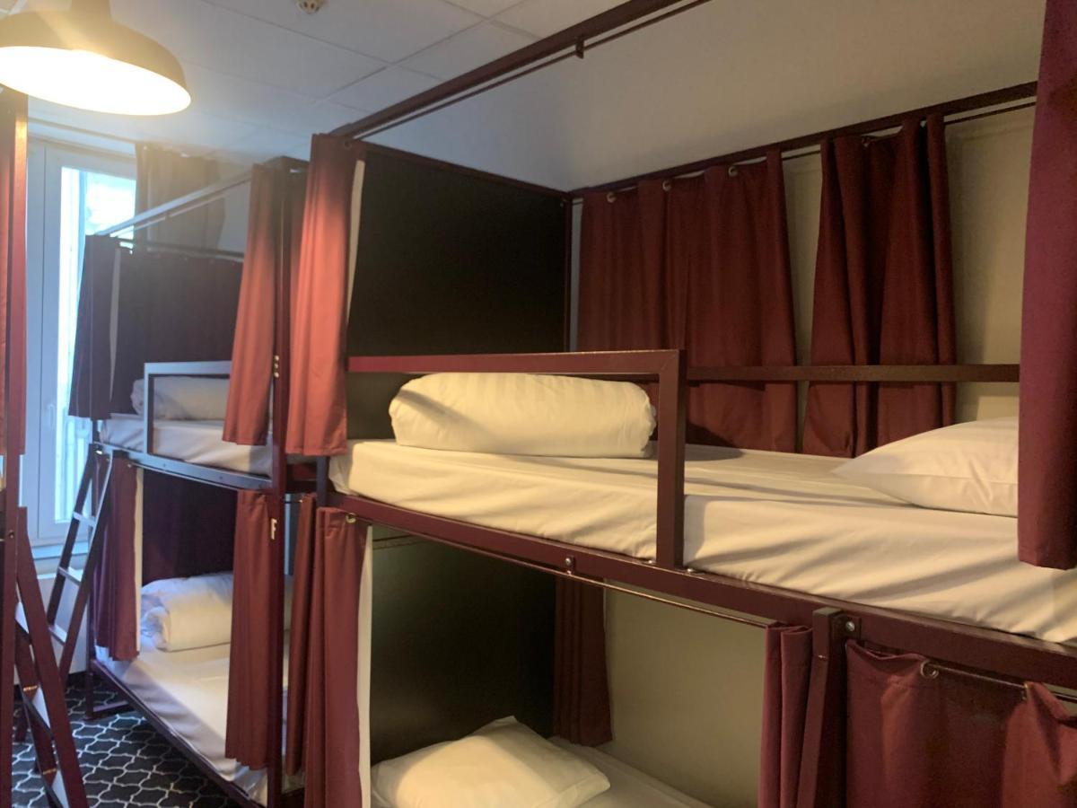 Bed 8-Bed Mixed Dorm Ensuite