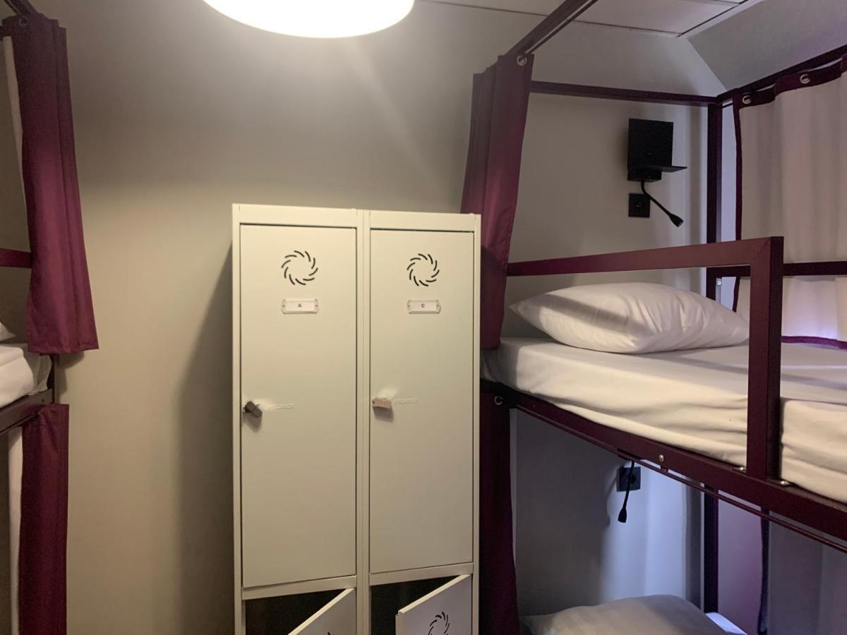 Bed 8-Bed Mixed Dorm Ensuite