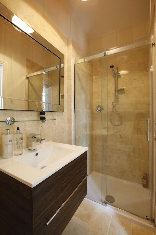 Double Room with Bathroom,109129611:JPEG