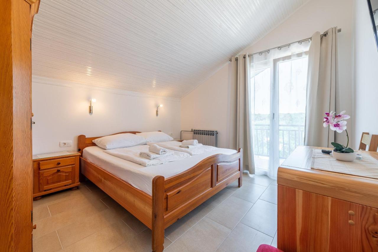Doppelzimmer mit Balkon