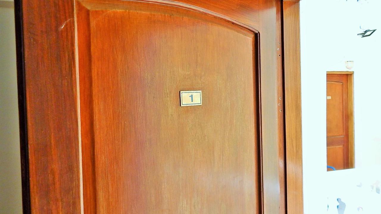 Kleines Doppel-/Zweibettzimmer