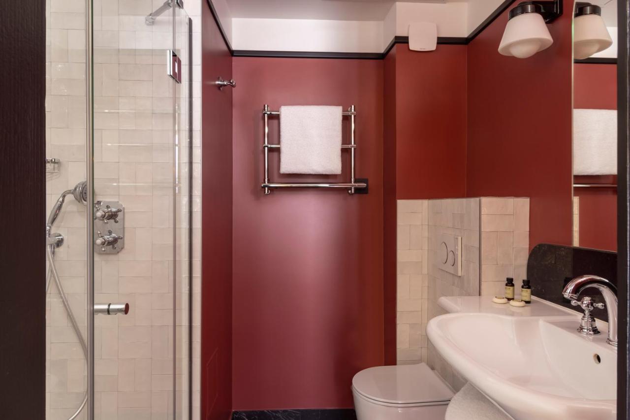 Classic Room Courtyard View,1126356303:JPEG