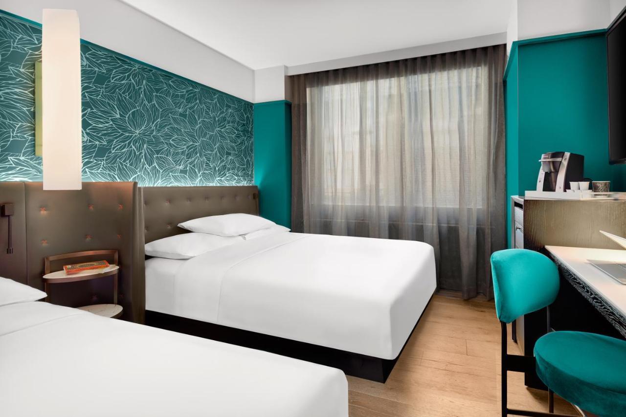 Queen Room with Two Queen Beds and City View,1132539912:JPEG