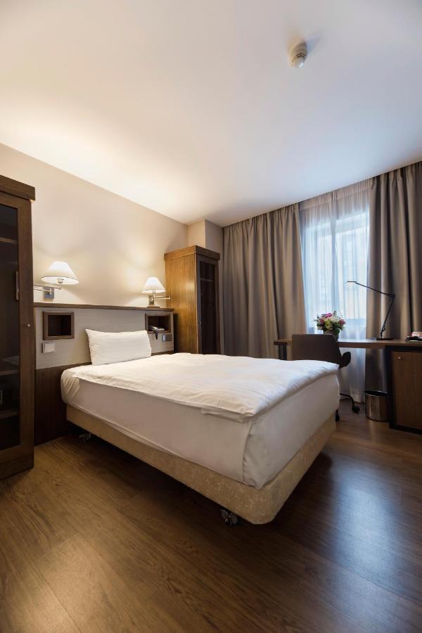 Standard Single Room,1277744947:JPEG
