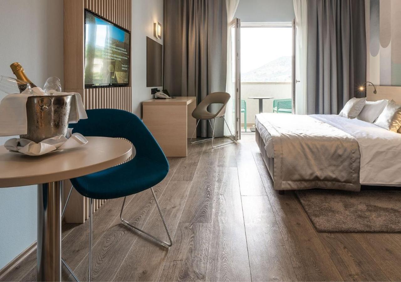 Superior Double Room with Balcony and Sea View