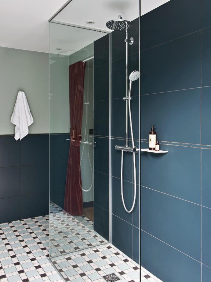 Quarto Duplo Deluxe com Varanda - "Hibiscus"