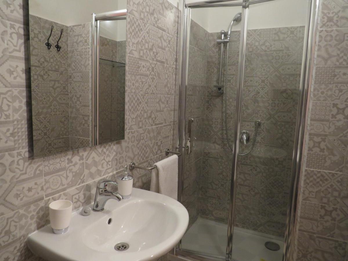 Camera Matrimoniale con Bagno Privato