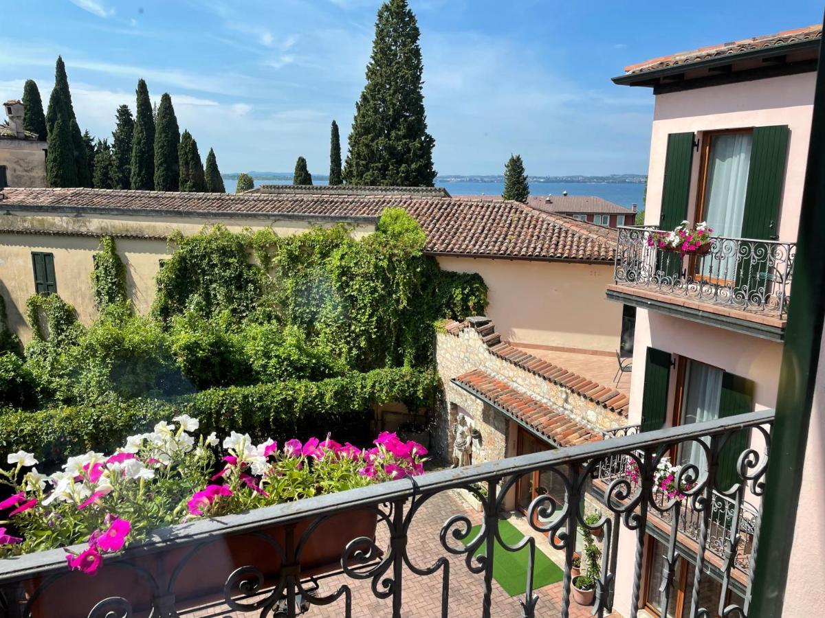 Single Room with Balcony