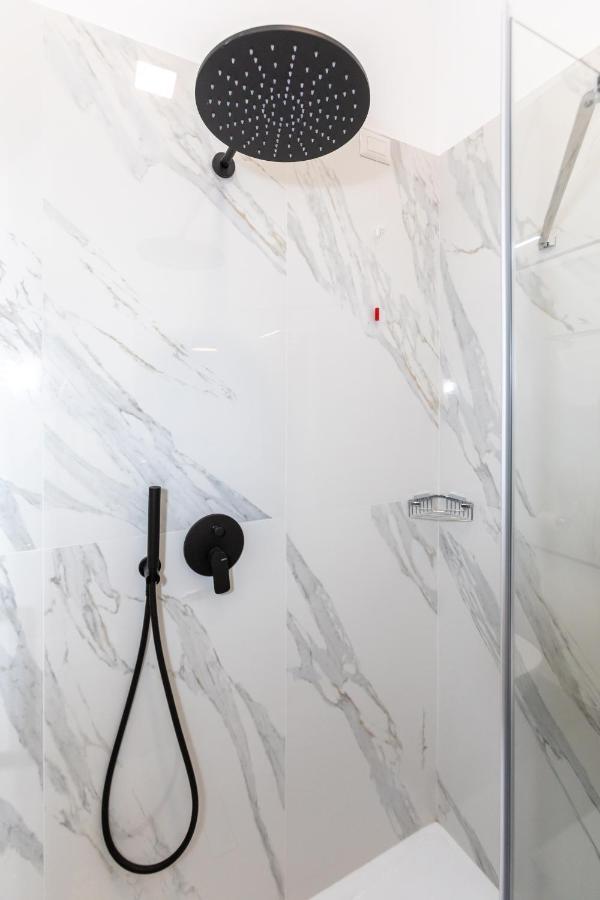 Comfort Triple Room Shower,1166754744:JPEG