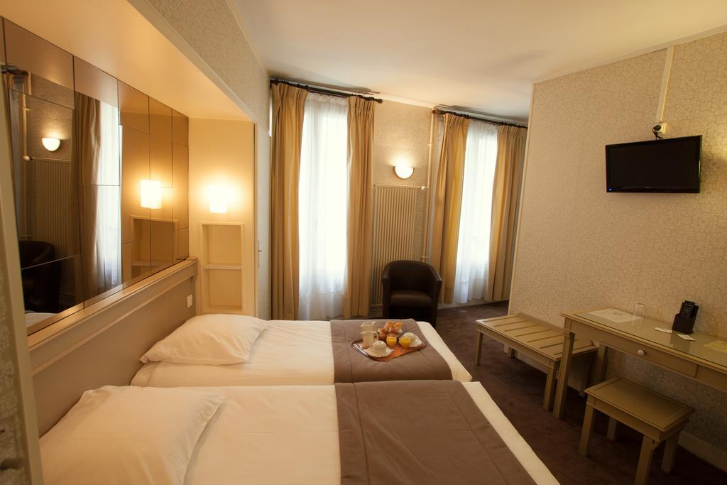 Standard Double or Twin Room,186437090:JPEG