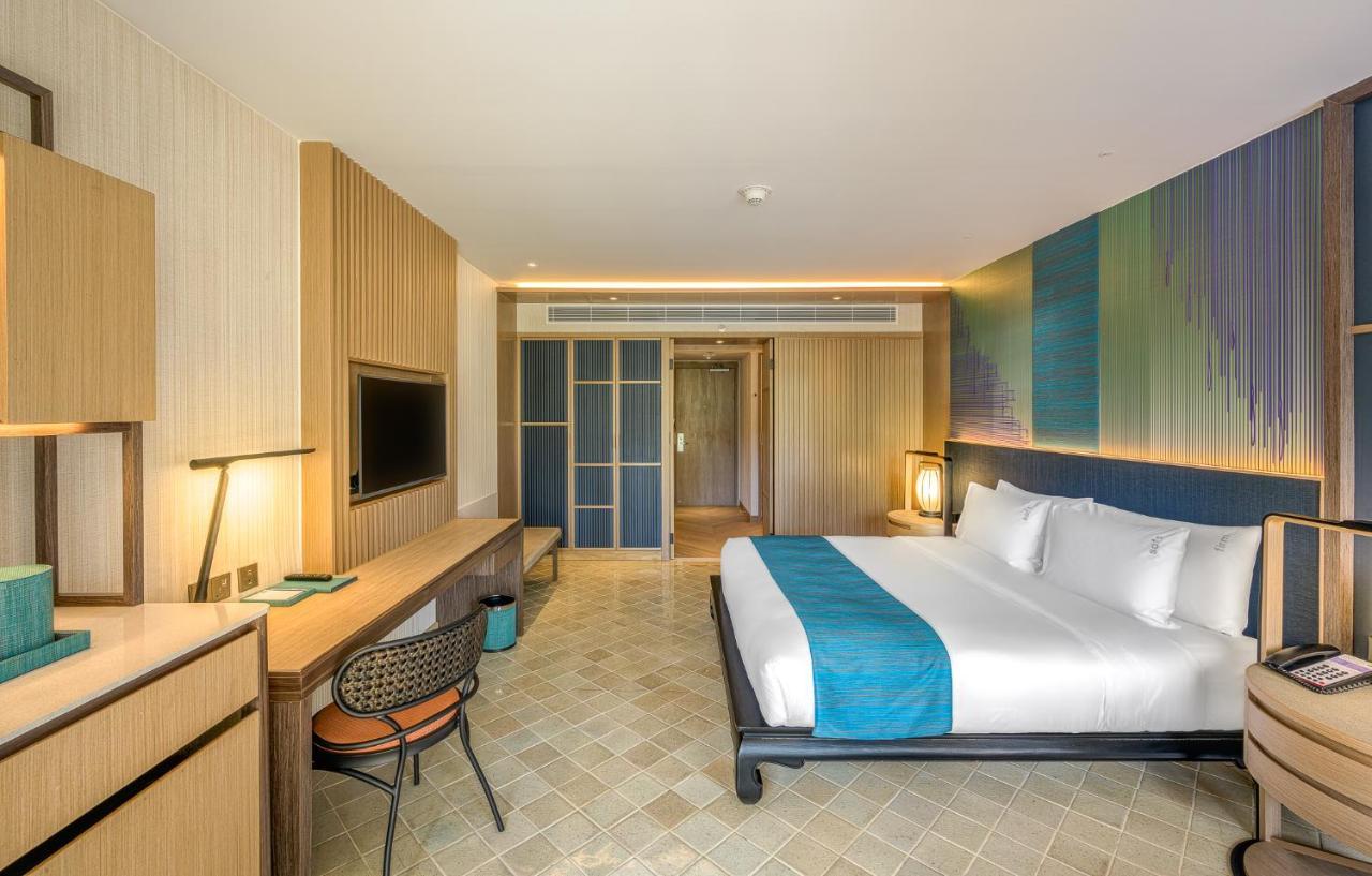 Premium King Room Balcony Pool View