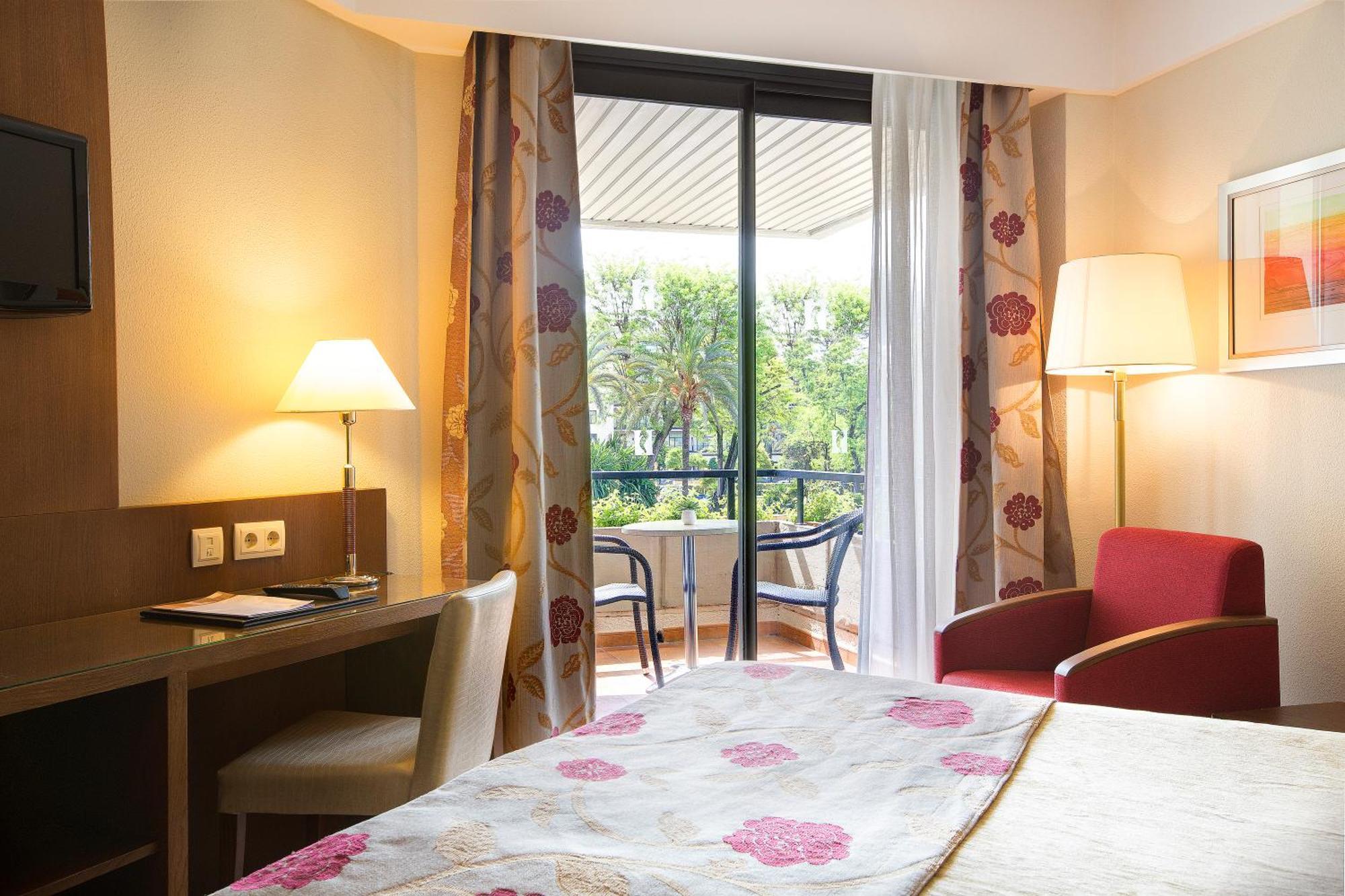 Twin Room with Extra Bed (2 Adults + 1 Child)