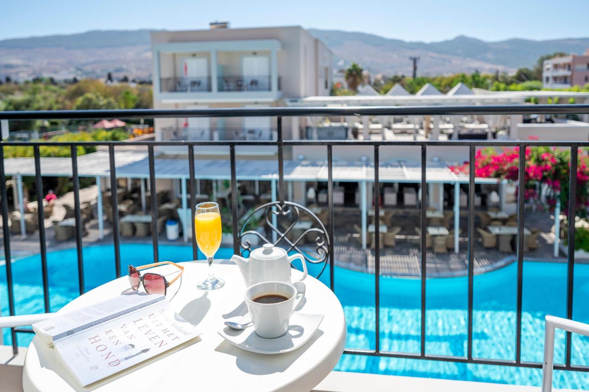 Apartamento con vistas a la piscina