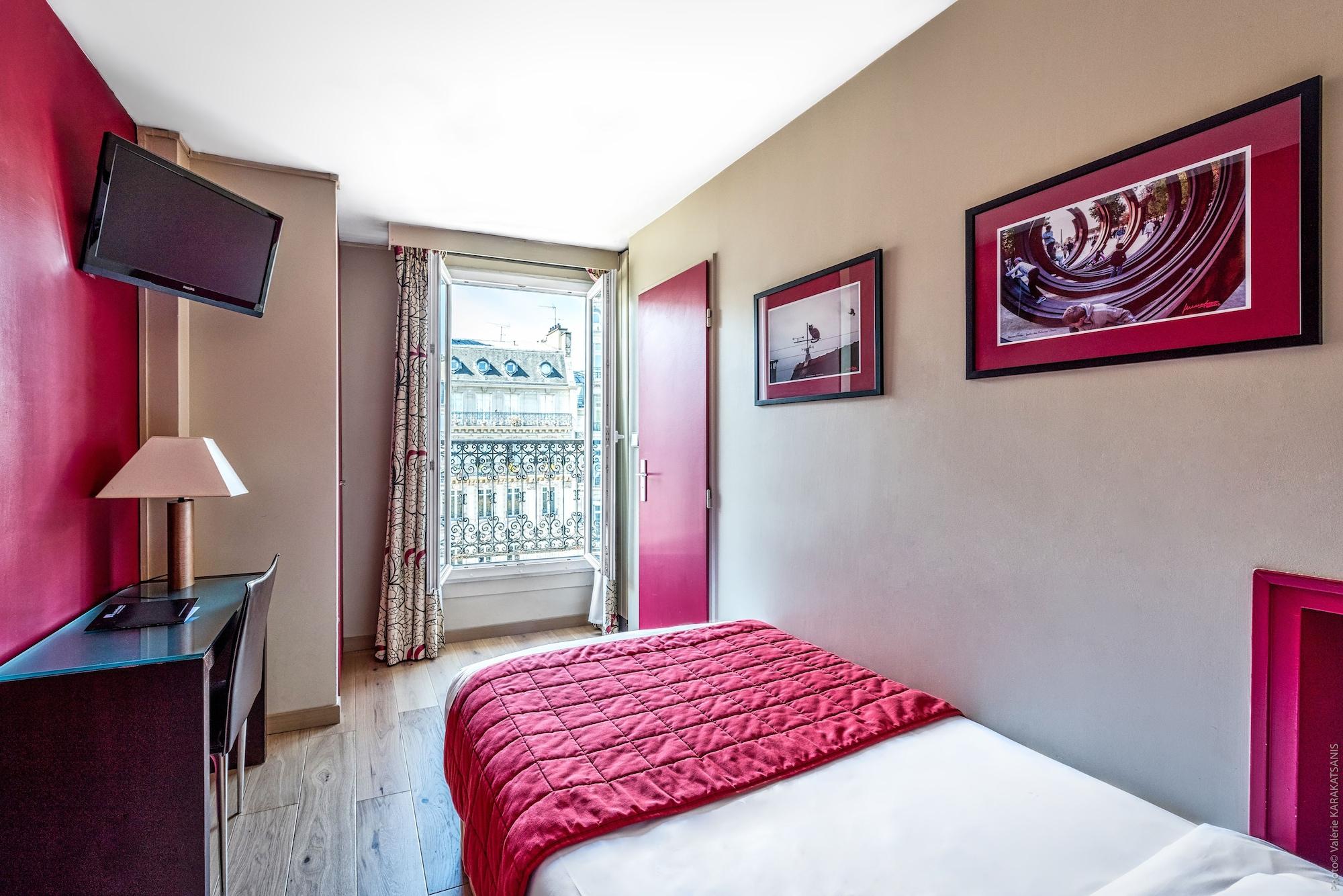 Chambre Simple - Vue sur Arc de Triomphe