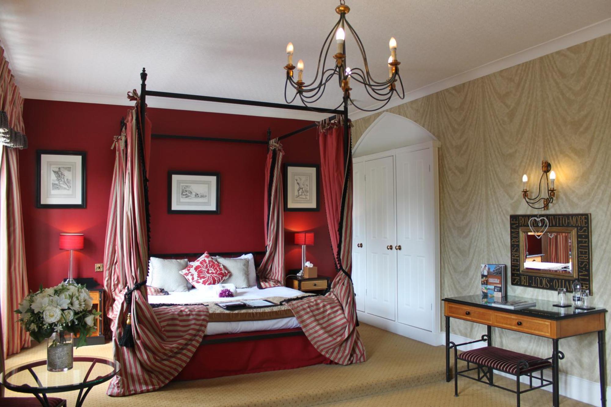 Double Room Four Poster Bed