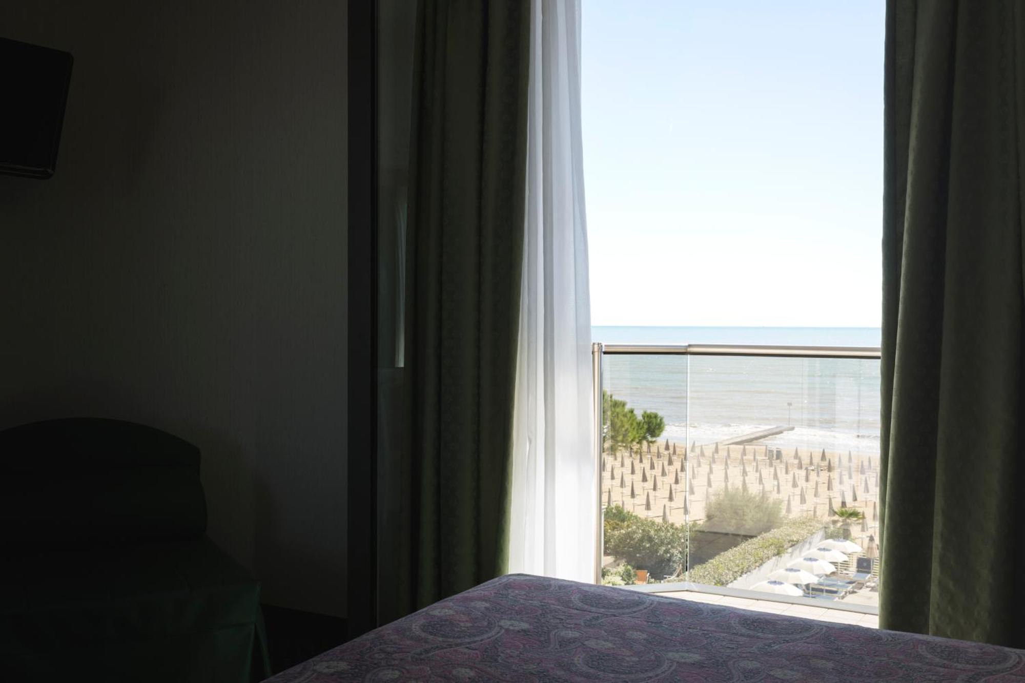 Two Connecting Rooms Sea View,1209552979:JPEG