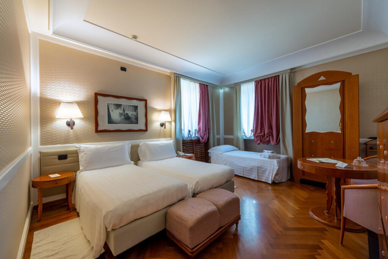 Deluxe Triple Room with Sea View