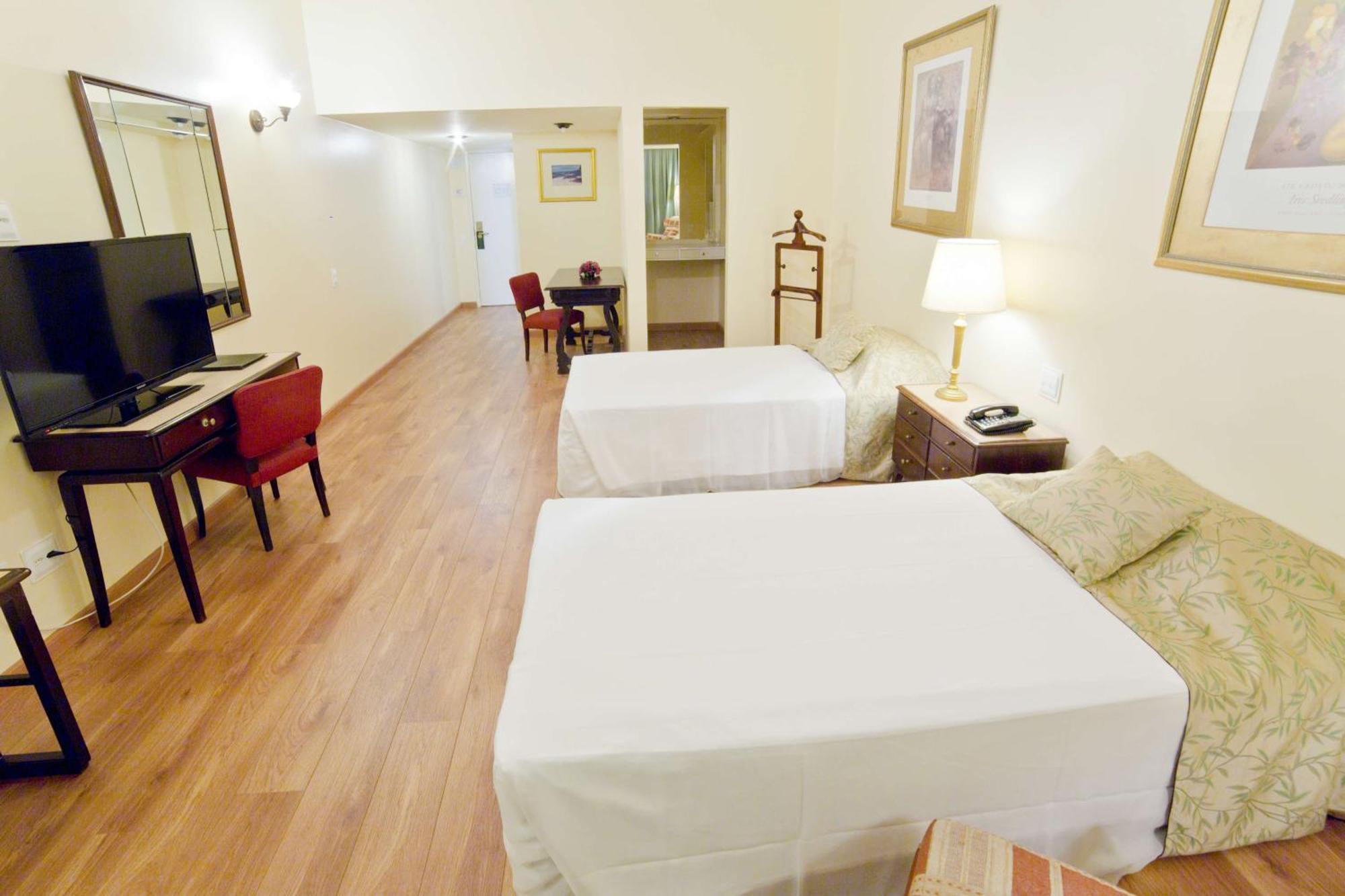 Deluxe Queen Room