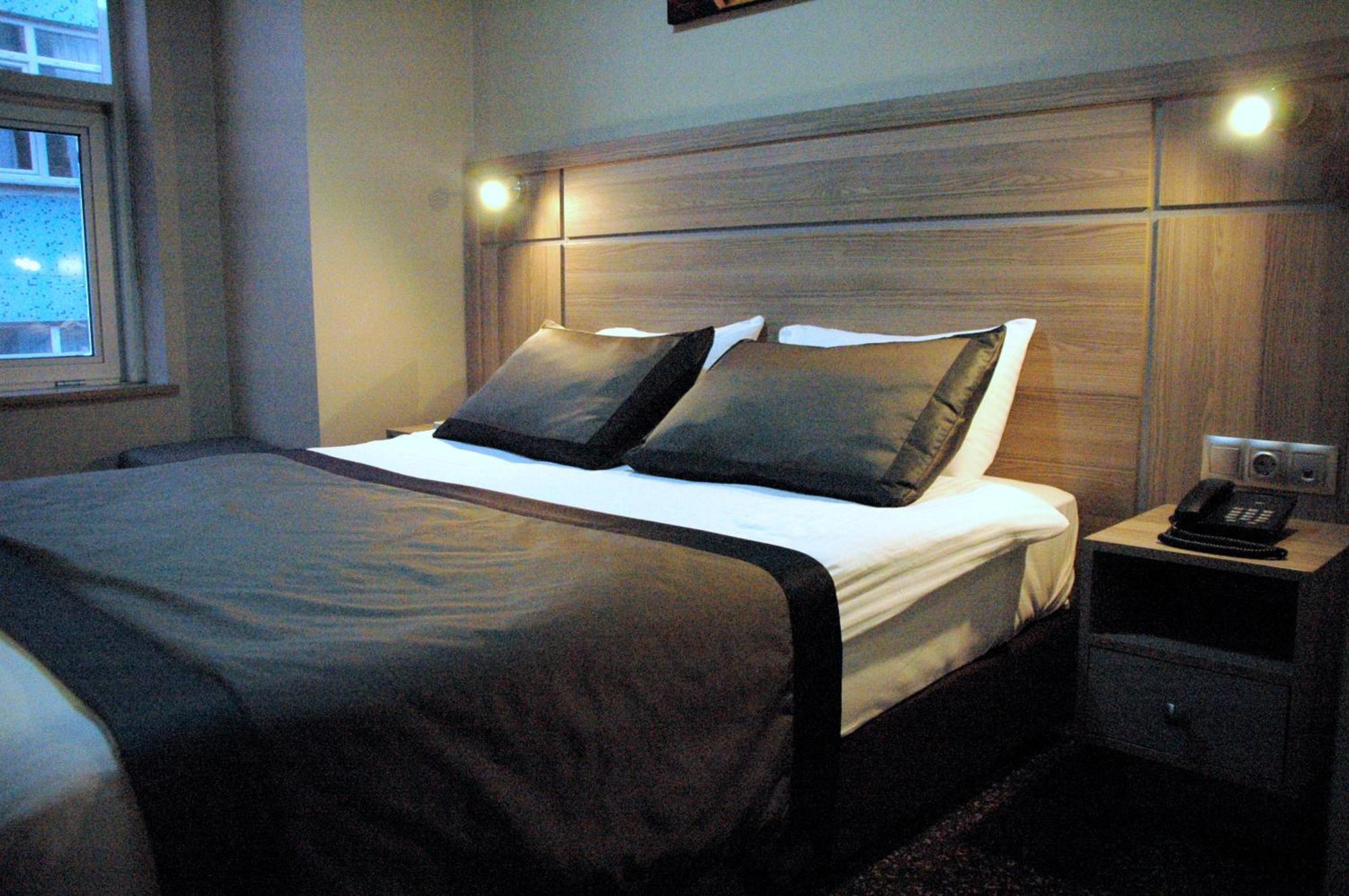 Standard Double or Twin Room,1216539901:JPEG