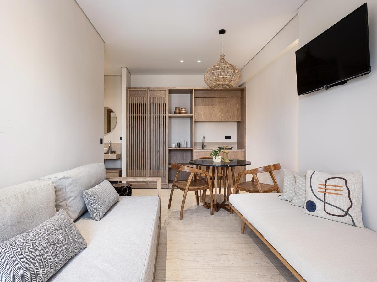 One-Bedroom Apartment with Side Sea View,1231734788:JPEG