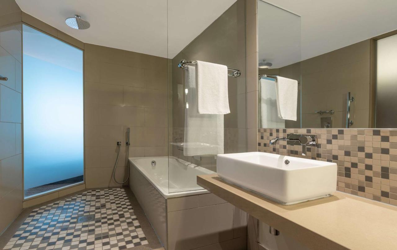 Executive Room Lounge Access High Floor