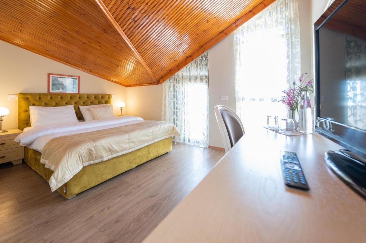 Tweepersoonskamer met Balkon en Uitzicht op Zee