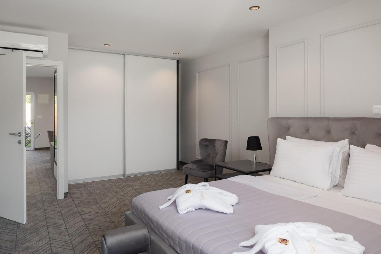 Suite Private Garden & Hot Tub