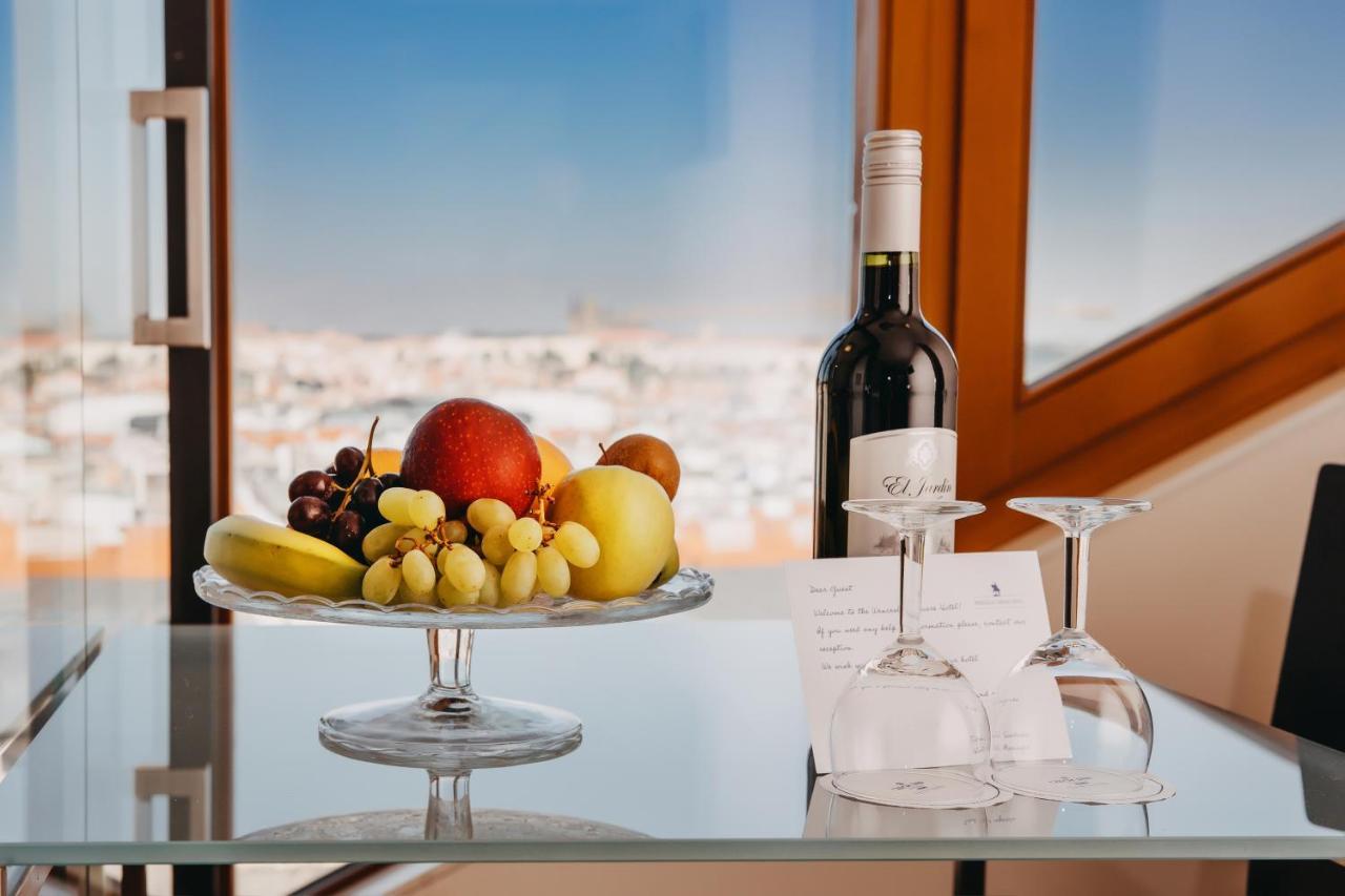 Deluxe double room with Prague castle view