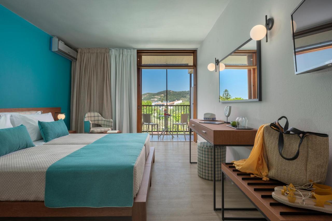 Standard Room Side sea view