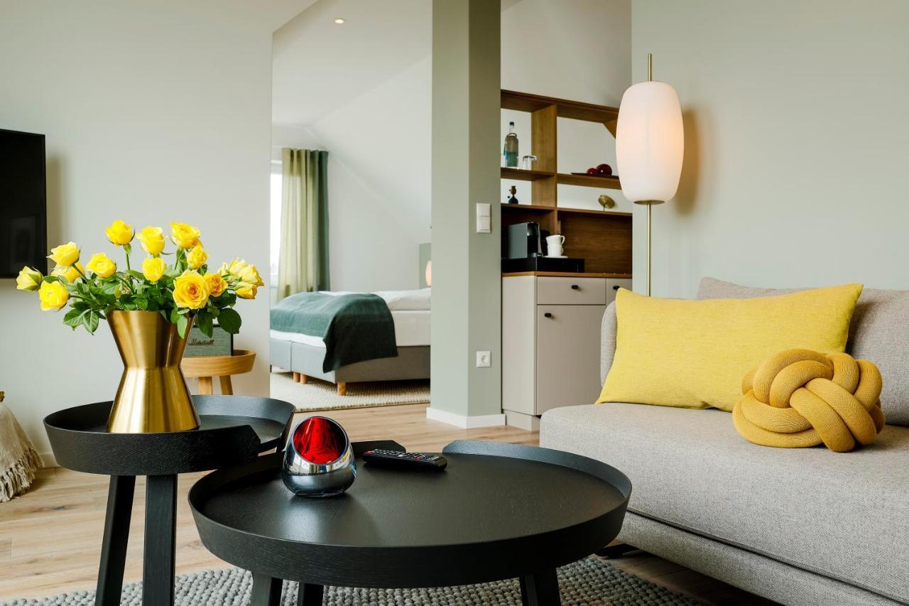 Suite met Kingsize Bed en Uitzicht op Zee