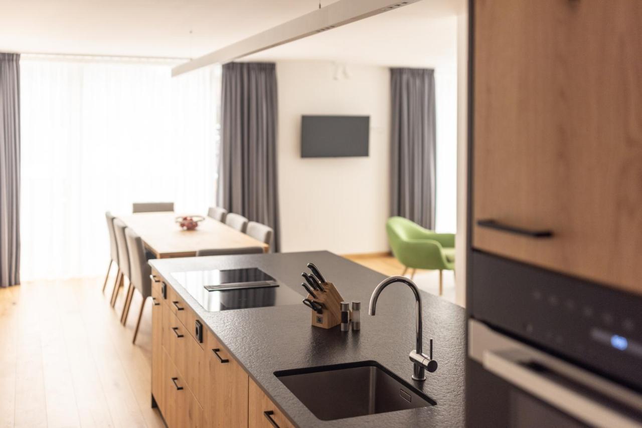 Penthouse Appartement met 2 Slaapkamers en Uitzicht op de Bergen