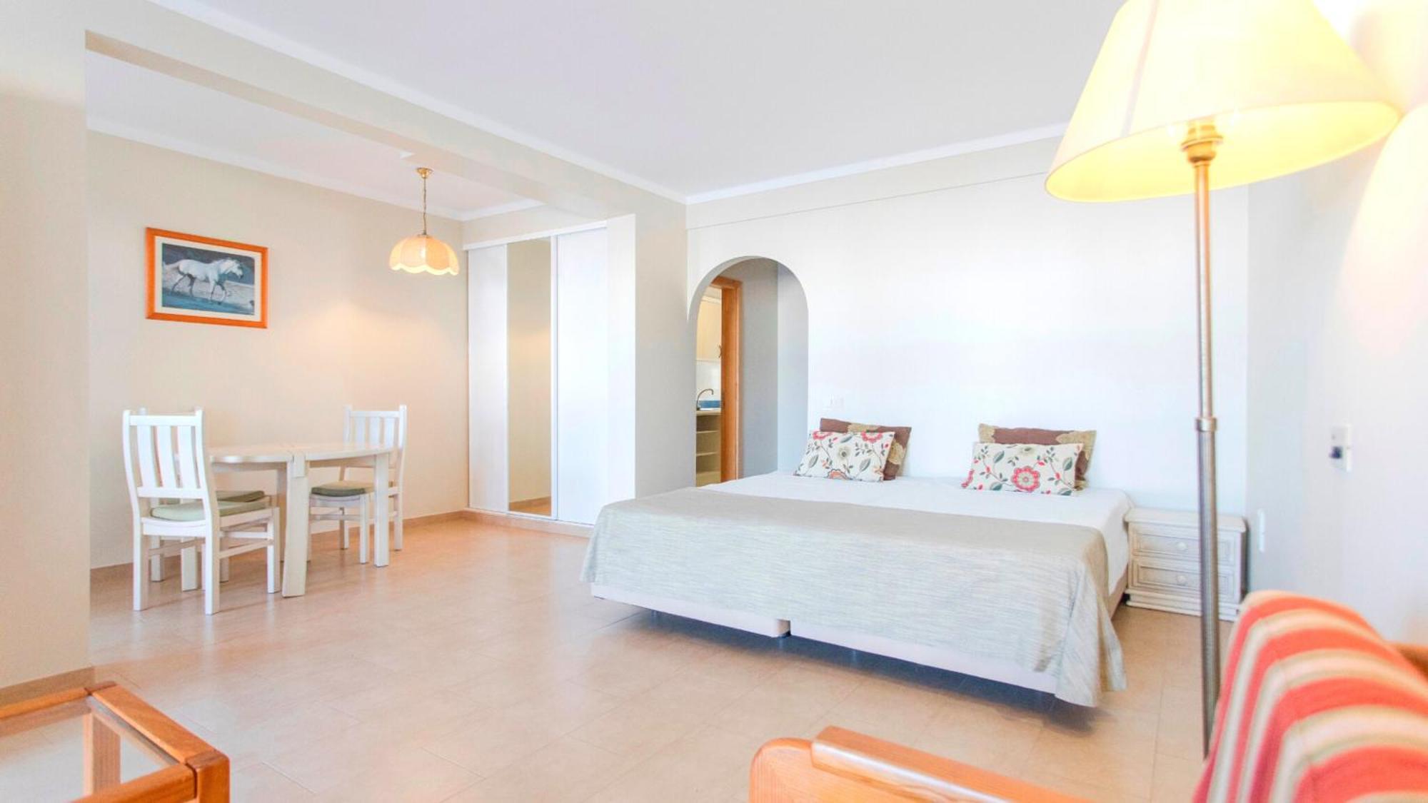 Studio Apartment,1274387374:JPEG