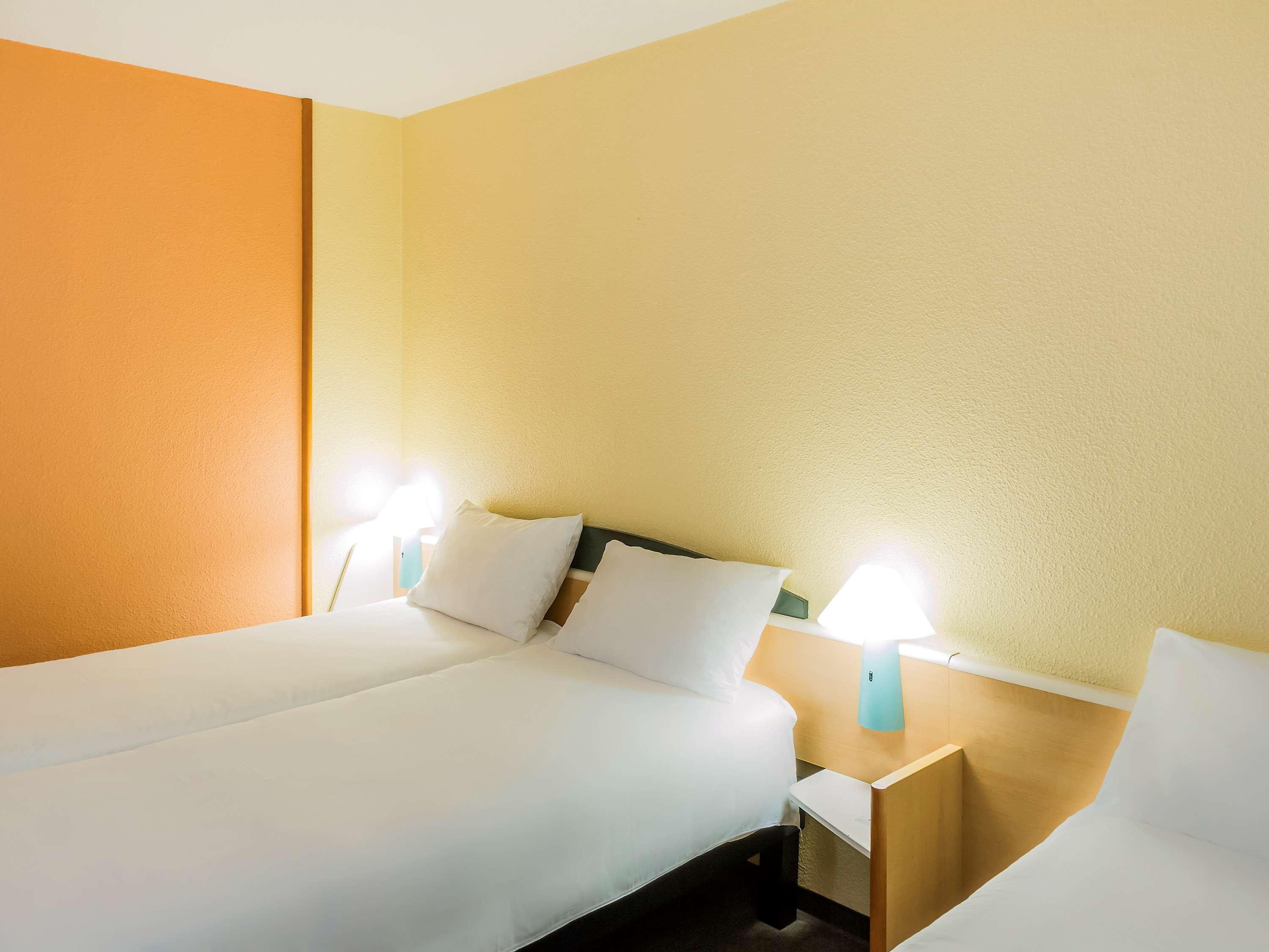 Standard Room with One Double Bed and One Single Bed - Non-Smoking