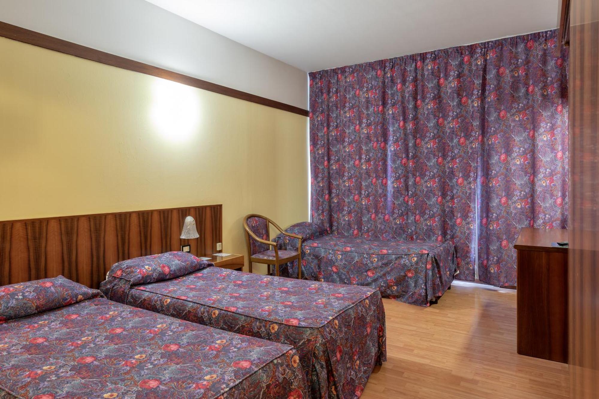 Triple Room,1274672128:JPEG