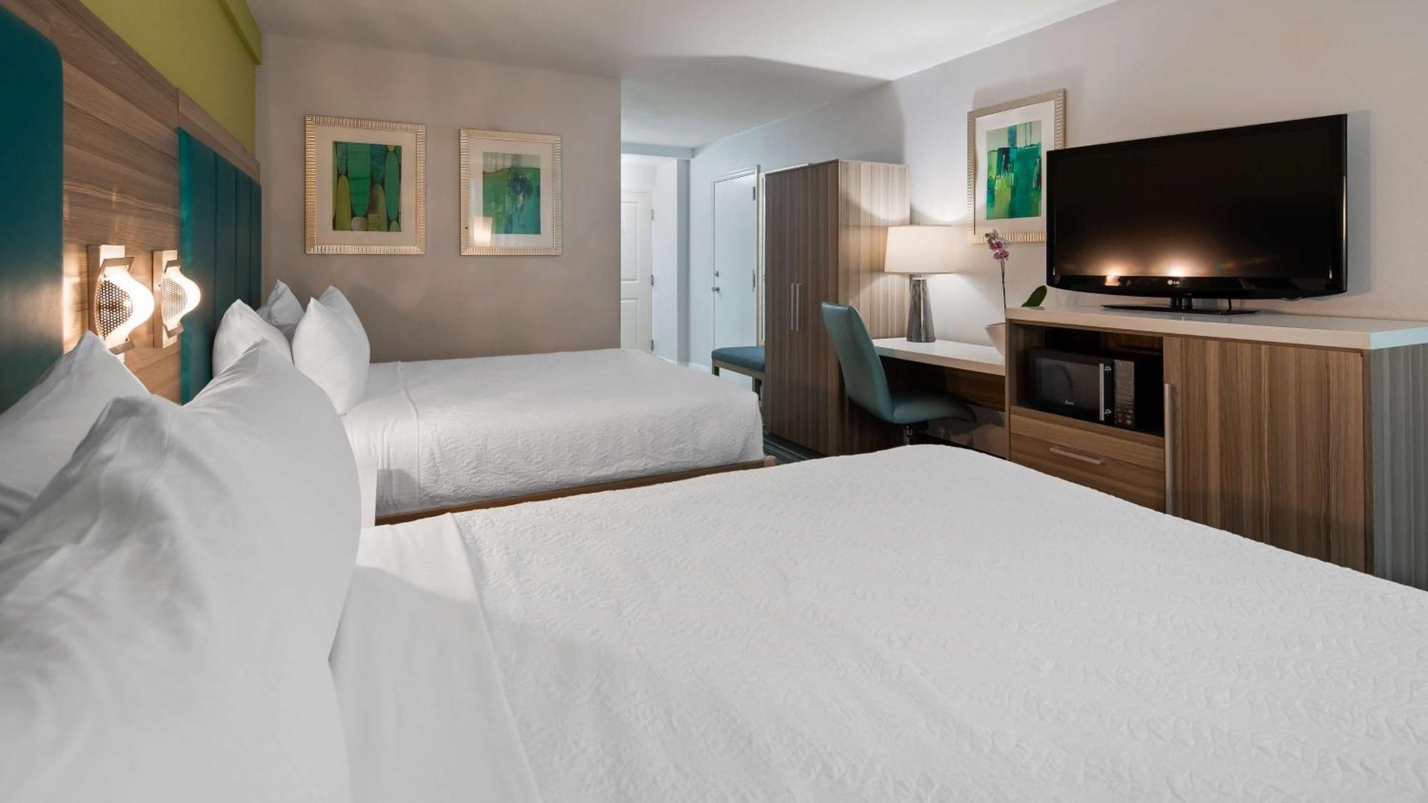 Queen Room with Two Queen Beds - Non-Smoking,1276146766:JPEG