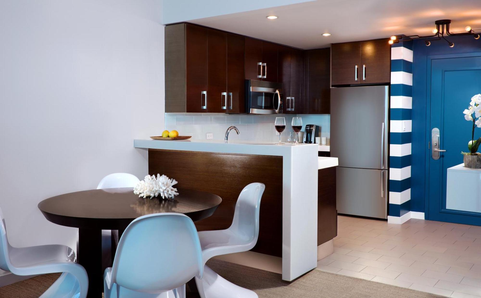 One-Bedroom Ocean Front Suite