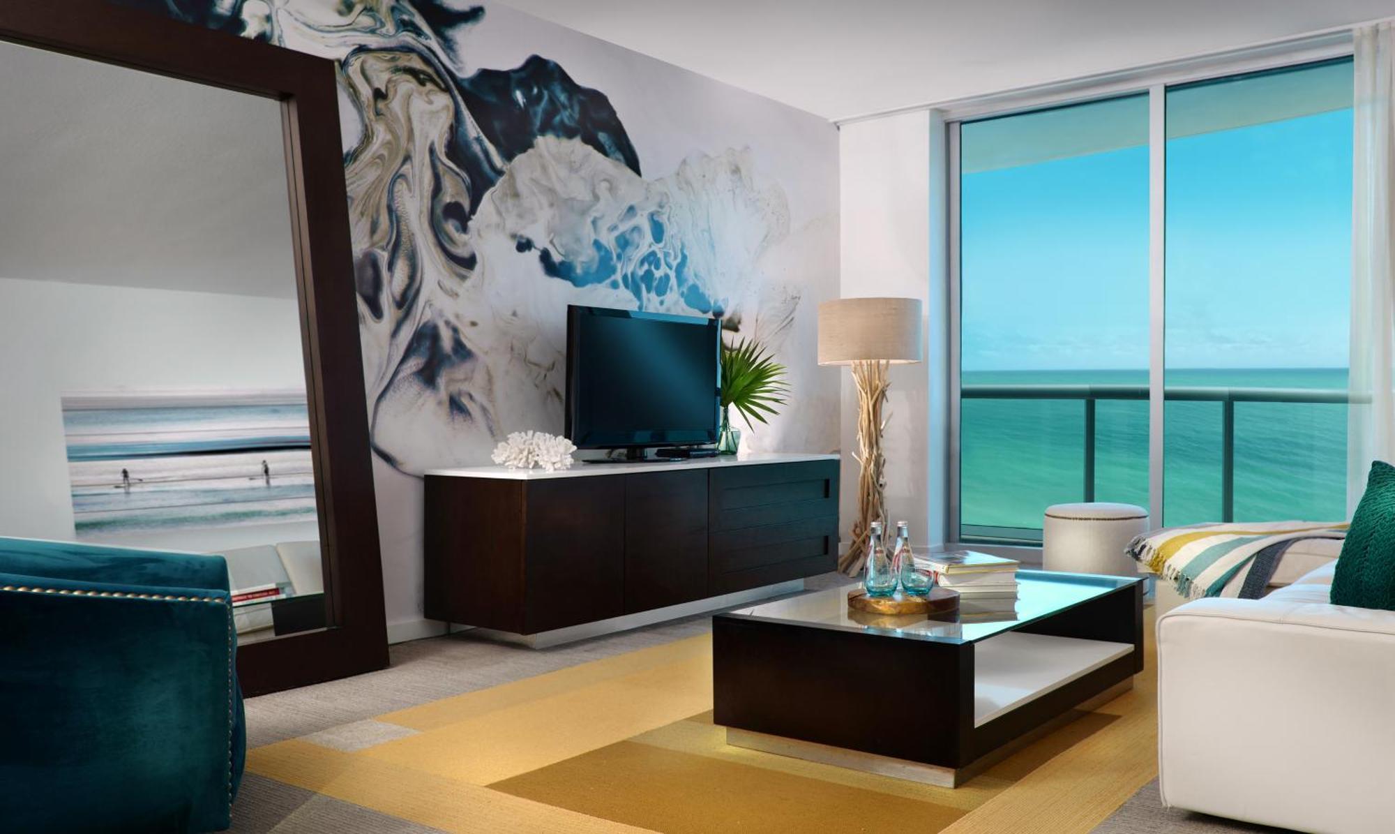 One-Bedroom Ocean Front Suite