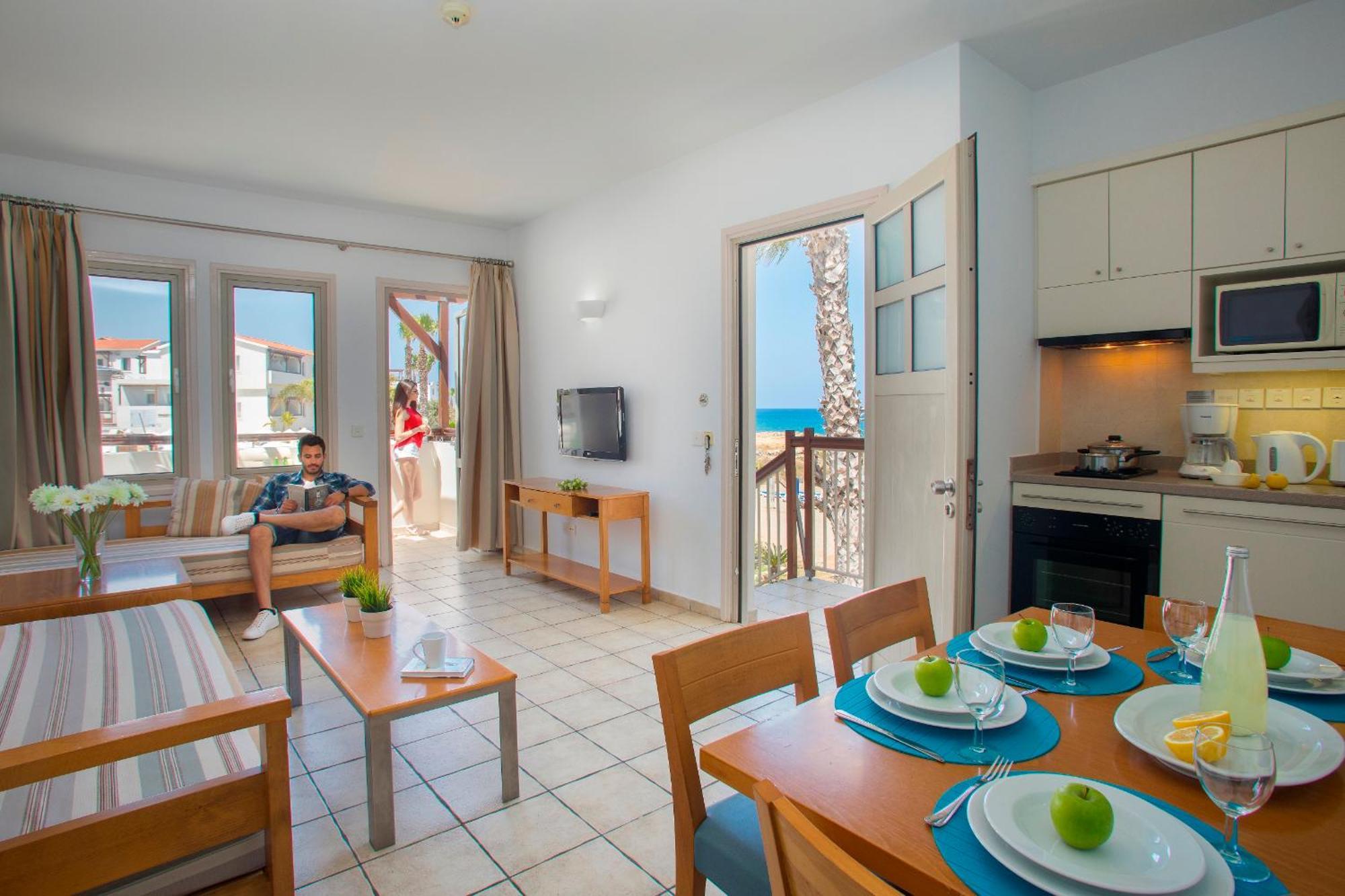 Suite mit 1 Schlafzimmer und seitlichem Meerblick.