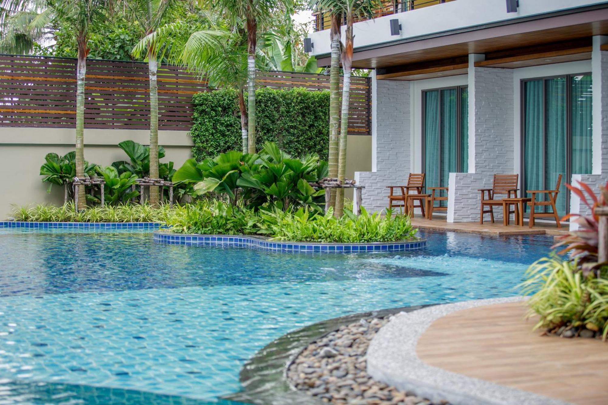 Deluxe Double Room Pool Access