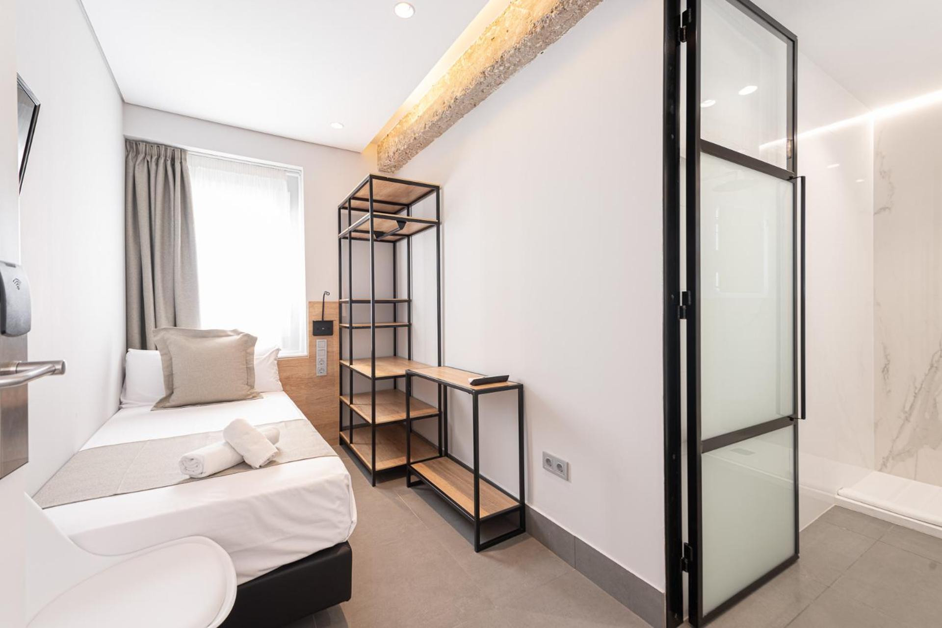 Single Room,1555440991:JPEG