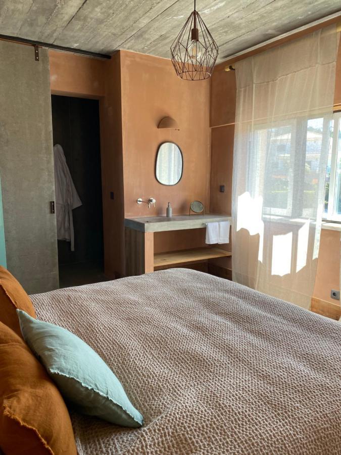 Double Room,1292849722:JPEG
