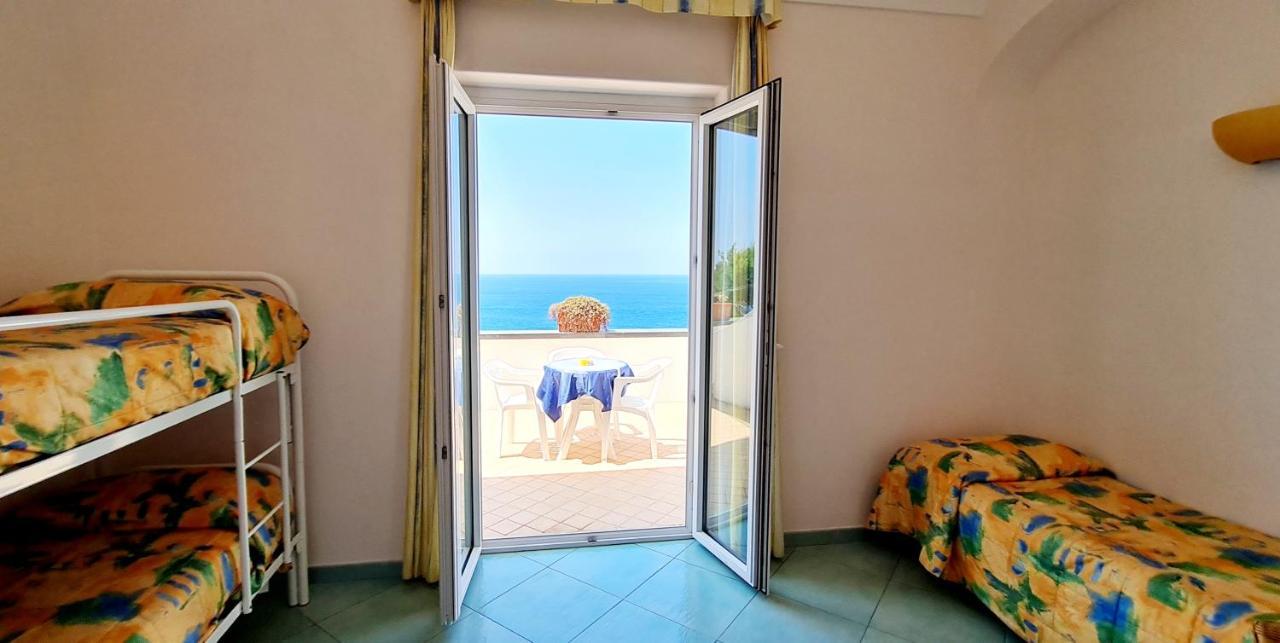 Camera Quadrupla Standard con Vista Mare