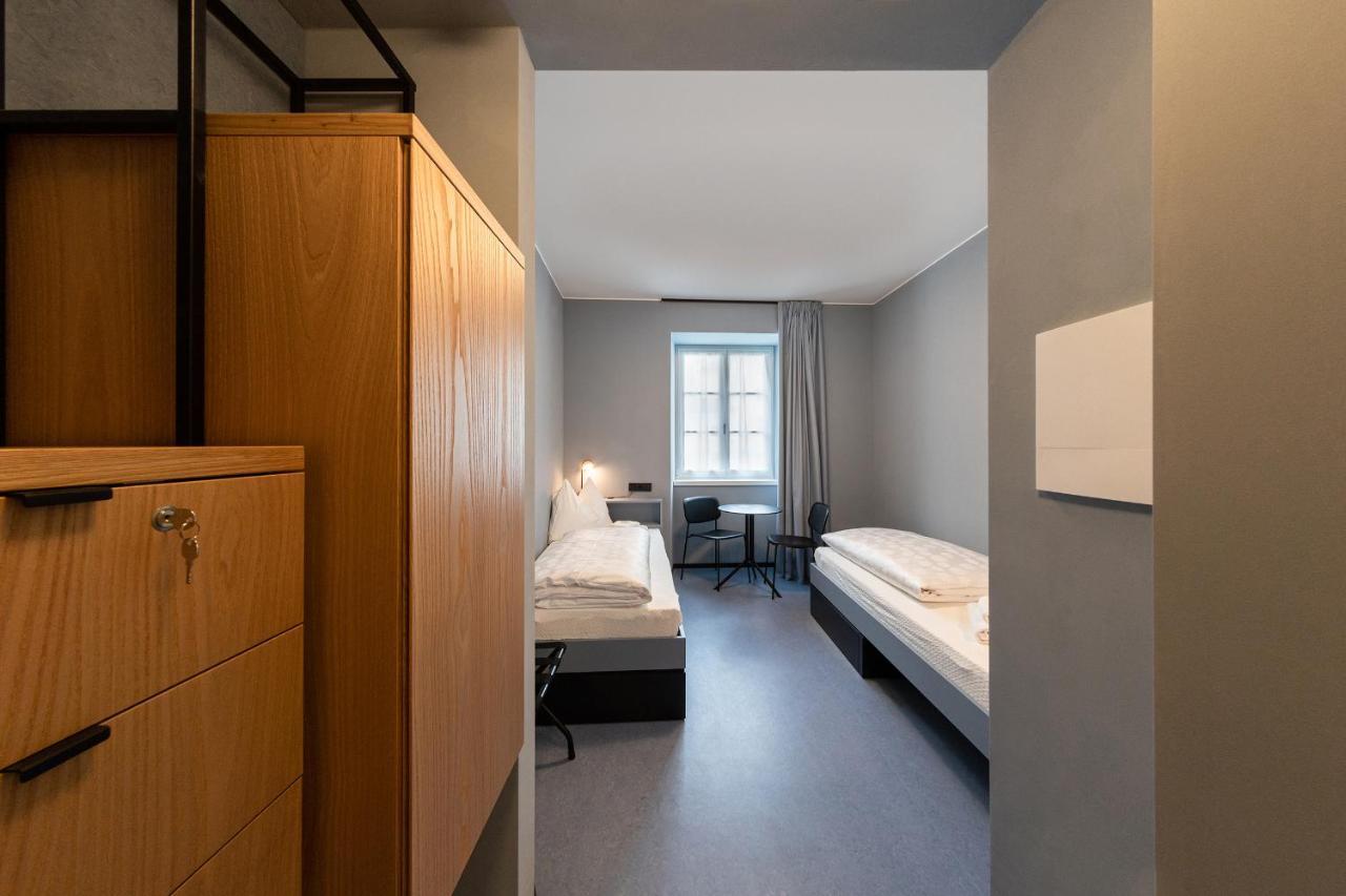 Zweibettzimmer mit eigenem Bad