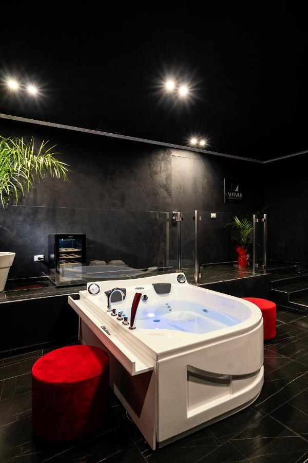 King Suite Spa Bath
